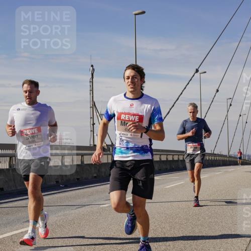 03.10.2025 - Köhlbrandbrückenlauf Michael Burmester http://msf.ph/oto/9070327 03.10.2025 12:34:10 Position 2 6085, 430 meine-sportfotos.de