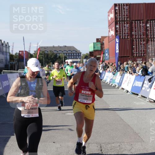 03.10.2025 - Köhlbrandbrückenlauf Jannik Wohlers http://msf.ph/oto/9070329 03.10.2025 13:14:25 Ziel 4400, 4426, 4437, 4569, 4776, 4888, 5132, 5282, 5782, 5805, 5902, 5903, 6012, 6327, 6418, 6512, 6735 meine-sportfotos.de