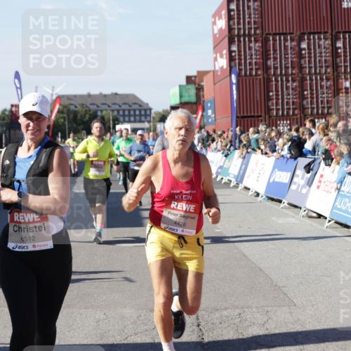 03.10.2025 - Köhlbrandbrückenlauf Jannik Wohlers http://msf.ph/oto/9070339 03.10.2025 13:14:26 Ziel 4400, 4426, 4437, 4569, 4776, 4888, 5132, 5282, 5782, 5805, 5902, 5903, 6012, 6327, 6418, 6512 meine-sportfotos.de
