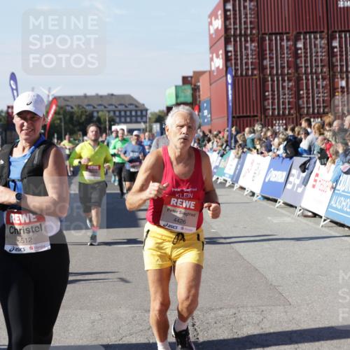 03.10.2025 - Köhlbrandbrückenlauf Jannik Wohlers http://msf.ph/oto/9070345 03.10.2025 13:14:26 Ziel 4400, 4426, 4437, 4569, 4776, 4888, 5132, 5282, 5782, 5805, 5902, 5903, 6012, 6327, 6418, 6512 meine-sportfotos.de