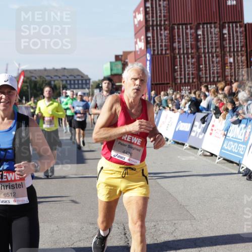 03.10.2025 - Köhlbrandbrückenlauf Jannik Wohlers http://msf.ph/oto/9070356 03.10.2025 13:14:26 Ziel 4400, 4426, 4437, 4569, 4776, 4888, 5132, 5282, 5782, 5805, 5902, 5903, 6012, 6327, 6418, 6512 meine-sportfotos.de