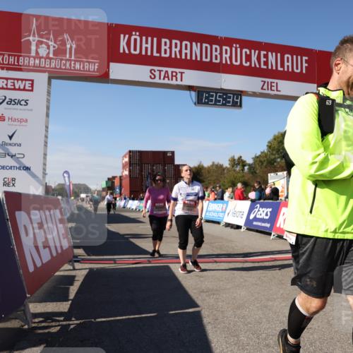 03.10.2025 - Köhlbrandbrückenlauf Lena Gebhardt http://msf.ph/oto/9070365 03.10.2025 13:35:34 Ziel 4434, 4440, 4949, 5140, 5356, 5517, 5539, 5548, 5575, 5680, 6283, 6358, 6396, 6411 meine-sportfotos.de