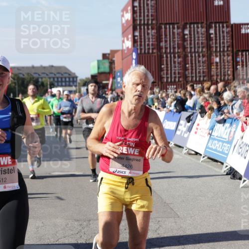 03.10.2025 - Köhlbrandbrückenlauf Jannik Wohlers http://msf.ph/oto/9070371 03.10.2025 13:14:26 Ziel 4400, 4426, 4437, 4569, 4776, 4888, 5132, 5282, 5782, 5805, 5902, 5903, 6012, 6327, 6418, 6512 meine-sportfotos.de