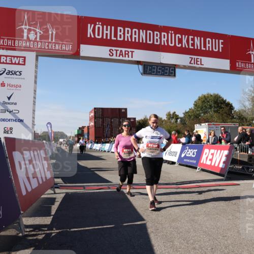 03.10.2025 - Köhlbrandbrückenlauf Lena Gebhardt http://msf.ph/oto/9070372 03.10.2025 13:35:35 Ziel 4434, 4440, 4949, 5140, 5356, 5517, 5539, 5680, 6283, 6396, 6411 meine-sportfotos.de