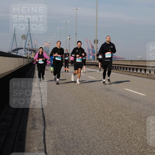 03.10.2025 - Köhlbrandbrückenlauf Fabian Wolf http://msf.ph/oto/9070375 03.10.2025 10:12:31 Position 3  meine-sportfotos.de