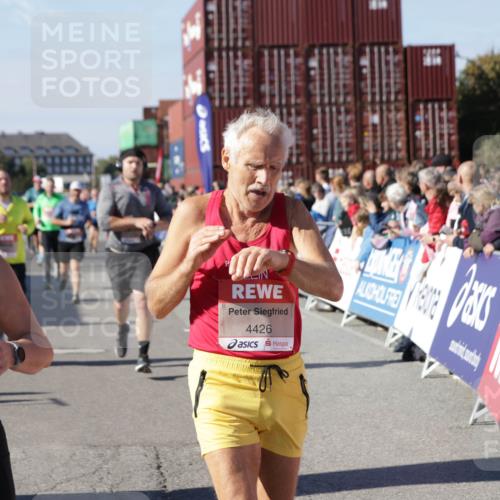 03.10.2025 - Köhlbrandbrückenlauf Jannik Wohlers http://msf.ph/oto/9070381 03.10.2025 13:14:26 Ziel 4400, 4426, 4437, 4569, 4776, 4888, 5132, 5282, 5782, 5805, 5902, 5903, 6012, 6327, 6418, 6512 meine-sportfotos.de