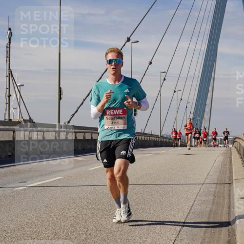 03.10.2025 - Köhlbrandbrückenlauf Michael Burmester http://msf.ph/oto/9070392 03.10.2025 12:34:19 Position 2 4155 meine-sportfotos.de