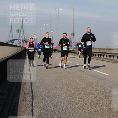 03.10.2025 - Köhlbrandbrückenlauf Fabian Wolf http://msf.ph/oto/9070397 03.10.2025 10:12:31 Position 3  meine-sportfotos.de