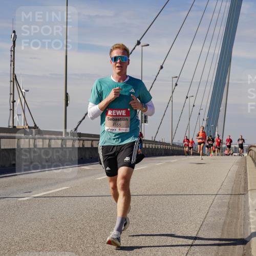 03.10.2025 - Köhlbrandbrückenlauf Michael Burmester http://msf.ph/oto/9070398 03.10.2025 12:34:19 Position 2 4155 meine-sportfotos.de