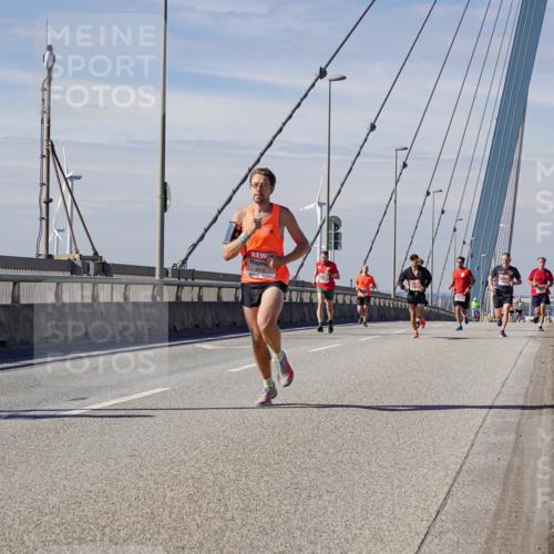 03.10.2025 - Köhlbrandbrückenlauf Michael Burmester http://msf.ph/oto/9070404 03.10.2025 12:34:27 Position 2  meine-sportfotos.de