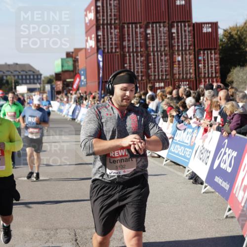 03.10.2025 - Köhlbrandbrückenlauf Jannik Wohlers http://msf.ph/oto/9070413 03.10.2025 13:14:28 Ziel 4259, 4400, 4426, 4776, 5132, 5282, 5782, 5805, 5902, 5903, 6012, 6512 meine-sportfotos.de
