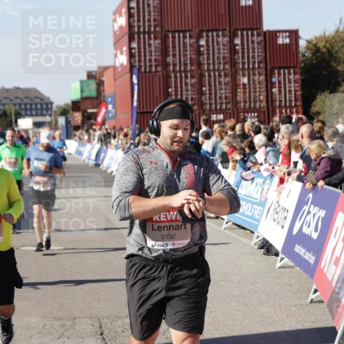 03.10.2025 - Köhlbrandbrückenlauf Jannik Wohlers http://msf.ph/oto/9070419 03.10.2025 13:14:28 Ziel 4259, 4400, 4426, 4776, 5132, 5282, 5782, 5805, 5902, 5903, 6012, 6512 meine-sportfotos.de