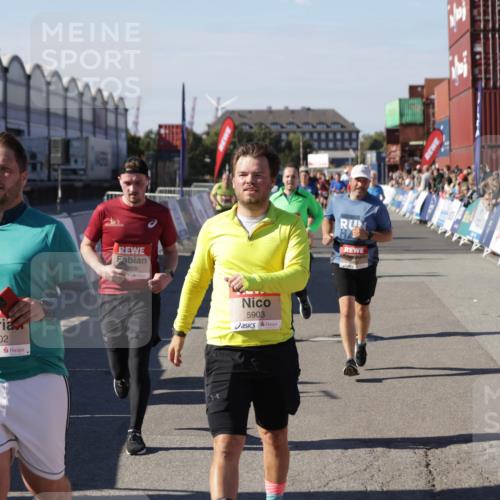 03.10.2025 - Köhlbrandbrückenlauf Jannik Wohlers http://msf.ph/oto/9070433 03.10.2025 13:14:29 Ziel 4259, 4400, 4426, 4509, 5132, 5282, 5782, 5805, 5902, 5903, 6012, 6512 meine-sportfotos.de