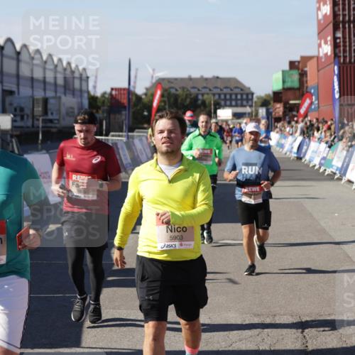 03.10.2025 - Köhlbrandbrückenlauf Jannik Wohlers http://msf.ph/oto/9070442 03.10.2025 13:14:29 Ziel 4259, 4400, 4426, 4509, 5132, 5282, 5782, 5805, 5902, 5903, 6012, 6512 meine-sportfotos.de