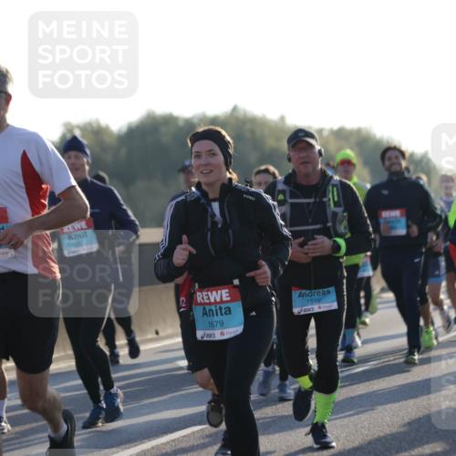 03.10.2025 - Köhlbrandbrückenlauf Jannik Wohlers http://msf.ph/oto/9070454 03.10.2025 09:17:33 Position 3 3236, 1679, 1512, 2805 meine-sportfotos.de
