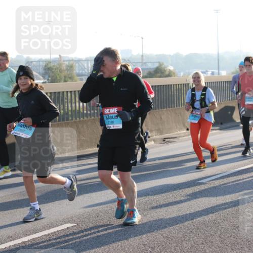 03.10.2025 - Köhlbrandbrückenlauf Lena Gebhardt http://msf.ph/oto/9070458 03.10.2025 09:24:23 Position 1 2897, 2180, 1709 meine-sportfotos.de