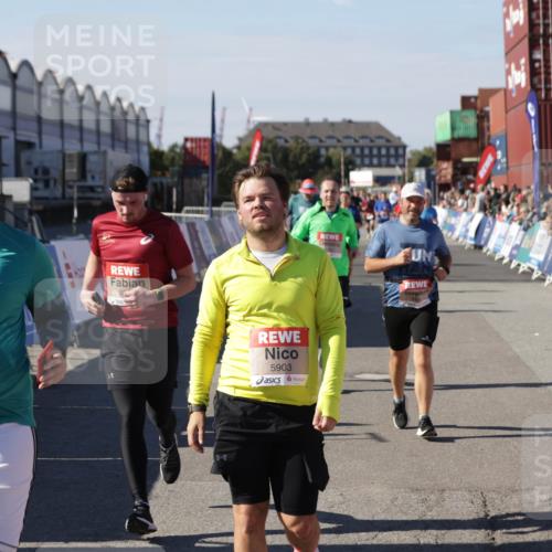 03.10.2025 - Köhlbrandbrückenlauf Jannik Wohlers http://msf.ph/oto/9070460 03.10.2025 13:14:29 Ziel 4259, 4400, 4426, 4509, 5132, 5282, 5782, 5805, 5902, 5903, 6012, 6512 meine-sportfotos.de
