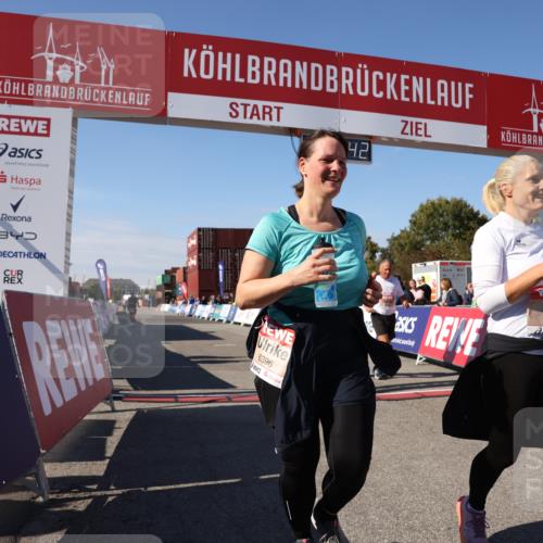 03.10.2025 - Köhlbrandbrückenlauf Lena Gebhardt http://msf.ph/oto/9070492 03.10.2025 13:35:43 Ziel 5517, 5539, 5680, 6079, 6396, 6508 meine-sportfotos.de