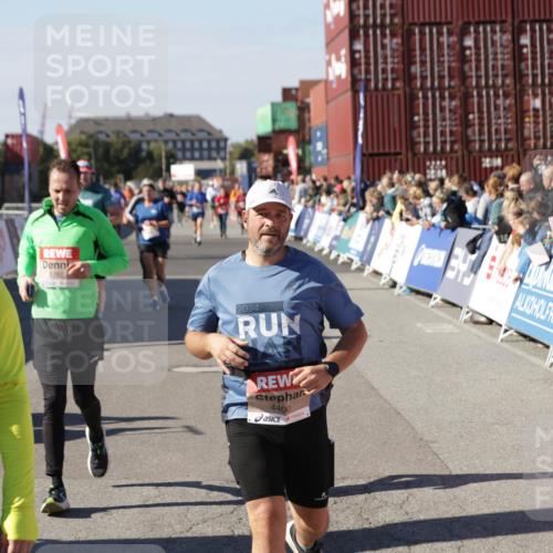 03.10.2025 - Köhlbrandbrückenlauf Jannik Wohlers http://msf.ph/oto/9070505 03.10.2025 13:14:31 Ziel 4259, 4400, 4426, 4509, 4684, 4788, 5132, 5249, 5782, 5805, 5902, 5903, 6012, 6512 meine-sportfotos.de