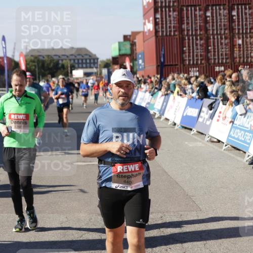 03.10.2025 - Köhlbrandbrückenlauf Jannik Wohlers http://msf.ph/oto/9070514 03.10.2025 13:14:31 Ziel 4259, 4400, 4426, 4509, 4684, 4788, 5132, 5249, 5782, 5805, 5902, 5903, 6012, 6512 meine-sportfotos.de