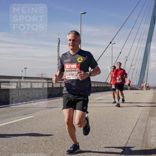 03.10.2025 - Köhlbrandbrückenlauf Michael Burmester http://msf.ph/oto/9070516 03.10.2025 12:34:34 Position 2 5786 meine-sportfotos.de
