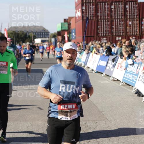 03.10.2025 - Köhlbrandbrückenlauf Jannik Wohlers http://msf.ph/oto/9070525 03.10.2025 13:14:31 Ziel 4259, 4400, 4426, 4509, 4684, 4788, 5132, 5249, 5782, 5805, 5902, 5903, 6012, 6512 meine-sportfotos.de
