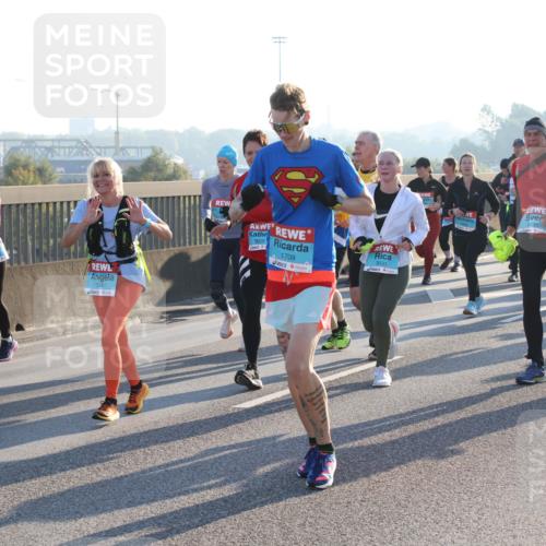 03.10.2025 - Köhlbrandbrückenlauf Lena Gebhardt http://msf.ph/oto/9070526 03.10.2025 09:24:24 Position 1 1579, 3042, 316, 3029, 1709, 3031, 3030, 2287 meine-sportfotos.de