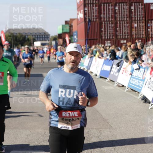 03.10.2025 - Köhlbrandbrückenlauf Jannik Wohlers http://msf.ph/oto/9070531 03.10.2025 13:14:32 Ziel 4259, 4400, 4426, 4509, 4684, 4788, 5132, 5249, 5782, 5805, 5902, 5903, 6012, 6512 meine-sportfotos.de