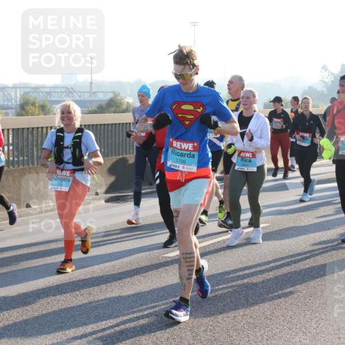 03.10.2025 - Köhlbrandbrückenlauf Lena Gebhardt http://msf.ph/oto/9070536 03.10.2025 09:24:24 Position 1 1579, 3161, 1709, 3031, 3030 meine-sportfotos.de