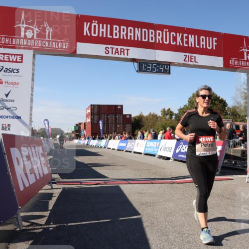 03.10.2025 - Köhlbrandbrückenlauf Lena Gebhardt http://msf.ph/oto/9070551 03.10.2025 13:35:45 Ziel 5680, 6079, 6396, 6508 meine-sportfotos.de
