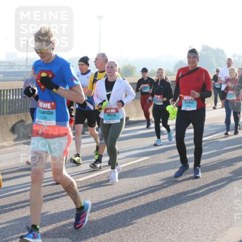 03.10.2025 - Köhlbrandbrückenlauf Lena Gebhardt http://msf.ph/oto/9070564 03.10.2025 09:24:25 Position 1 3161, 1709, 3031, 2287, 3030, 1, 2742 meine-sportfotos.de