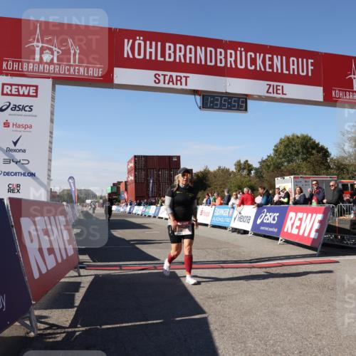 03.10.2025 - Köhlbrandbrückenlauf Lena Gebhardt http://msf.ph/oto/9070575 03.10.2025 13:35:55 Ziel 4972, 6292 meine-sportfotos.de