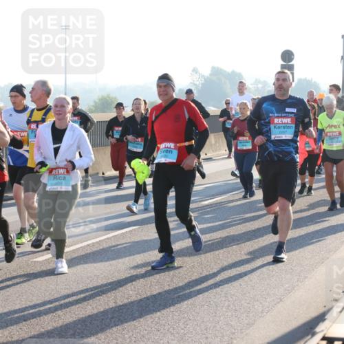 03.10.2025 - Köhlbrandbrückenlauf Lena Gebhardt http://msf.ph/oto/9070576 03.10.2025 09:24:25 Position 1 1709, 2287, 3031 meine-sportfotos.de
