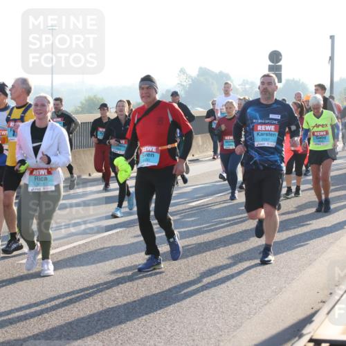 03.10.2025 - Köhlbrandbrückenlauf Lena Gebhardt http://msf.ph/oto/9070583 03.10.2025 09:24:25 Position 1 9, 3029, 3031, 2287, 1098 meine-sportfotos.de
