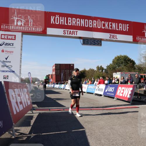 03.10.2025 - Köhlbrandbrückenlauf Lena Gebhardt http://msf.ph/oto/9070585 03.10.2025 13:35:55 Ziel 4972, 6292 meine-sportfotos.de