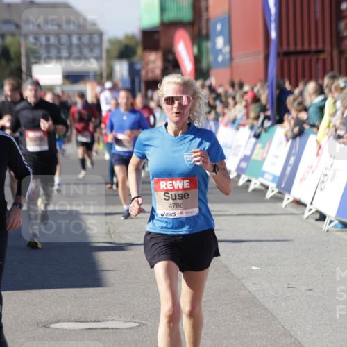 03.10.2025 - Köhlbrandbrückenlauf Jannik Wohlers http://msf.ph/oto/9070596 03.10.2025 13:14:36 Ziel 4259, 4400, 4424, 4509, 4684, 4692, 4788, 5132, 5249, 5782, 5805, 5902, 5903, 6316, 6448, 6849 meine-sportfotos.de