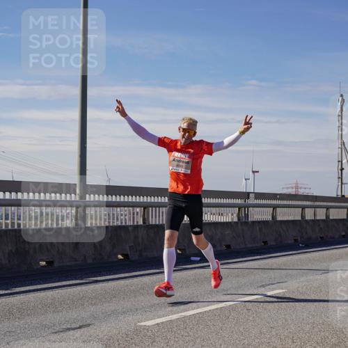 03.10.2025 - Köhlbrandbrückenlauf Michael Burmester http://msf.ph/oto/9070599 03.10.2025 12:34:47 Position 2 4040 meine-sportfotos.de
