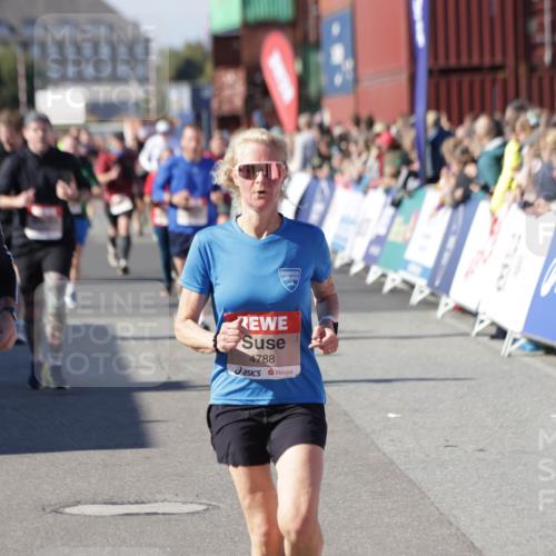 03.10.2025 - Köhlbrandbrückenlauf Jannik Wohlers http://msf.ph/oto/9070604 03.10.2025 13:14:36 Ziel 4259, 4400, 4424, 4509, 4684, 4692, 4788, 5132, 5249, 5782, 5805, 5902, 5903, 6316, 6448, 6849 meine-sportfotos.de