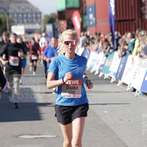 03.10.2025 - Köhlbrandbrückenlauf Jannik Wohlers http://msf.ph/oto/9070611 03.10.2025 13:14:36 Ziel 4259, 4400, 4424, 4509, 4684, 4692, 4788, 5132, 5249, 5782, 5805, 5902, 5903, 6316, 6448, 6849 meine-sportfotos.de