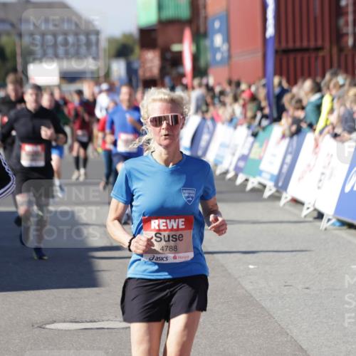 03.10.2025 - Köhlbrandbrückenlauf Jannik Wohlers http://msf.ph/oto/9070619 03.10.2025 13:14:37 Ziel 4259, 4400, 4424, 4509, 4684, 4692, 4788, 4869, 5132, 5249, 5782, 5805, 5902, 5903, 6316, 6448, 6849 meine-sportfotos.de