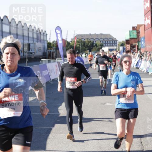 03.10.2025 - Köhlbrandbrückenlauf Jannik Wohlers http://msf.ph/oto/9070623 03.10.2025 13:14:37 Ziel 4259, 4400, 4424, 4509, 4684, 4692, 4788, 4869, 5132, 5249, 5782, 5805, 5902, 5903, 6316, 6448, 6849 meine-sportfotos.de