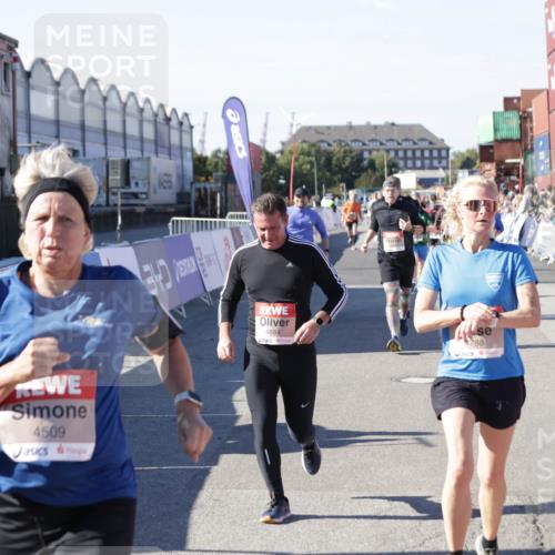 03.10.2025 - Köhlbrandbrückenlauf Jannik Wohlers http://msf.ph/oto/9070631 03.10.2025 13:14:38 Ziel 4259, 4400, 4424, 4509, 4684, 4692, 4788, 4869, 5249, 5782, 5805, 5902, 5903, 6316, 6448, 6849 meine-sportfotos.de