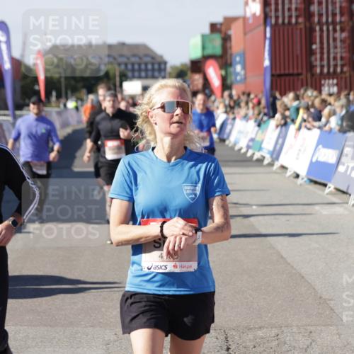 03.10.2025 - Köhlbrandbrückenlauf Jannik Wohlers http://msf.ph/oto/9070637 03.10.2025 13:14:38 Ziel 4259, 4400, 4424, 4509, 4684, 4692, 4788, 4869, 5249, 5782, 5805, 5902, 5903, 6316, 6448, 6849 meine-sportfotos.de