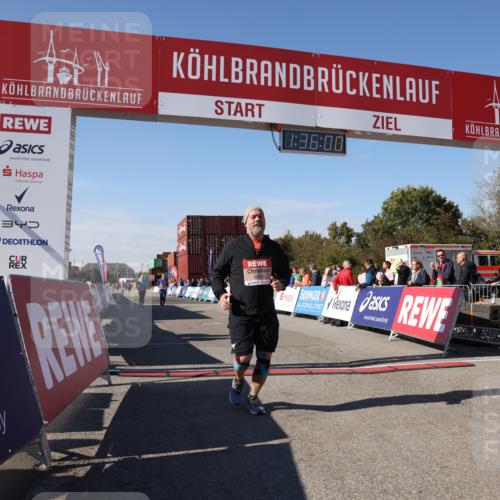 03.10.2025 - Köhlbrandbrückenlauf Lena Gebhardt http://msf.ph/oto/9070638 03.10.2025 13:36:01 Ziel 4972, 6292, 6670 meine-sportfotos.de