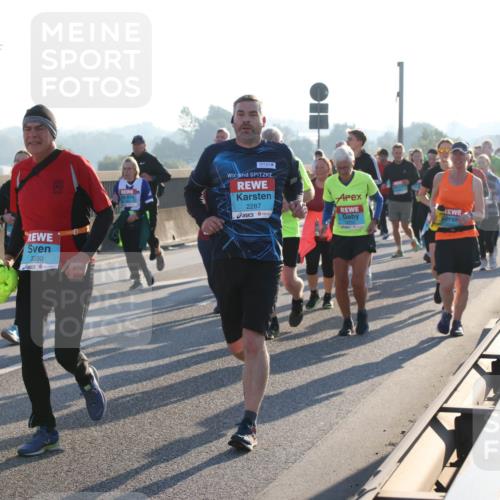 03.10.2025 - Köhlbrandbrückenlauf Lena Gebhardt http://msf.ph/oto/9070639 03.10.2025 09:24:26 Position 1 47, 3030, 2287 meine-sportfotos.de