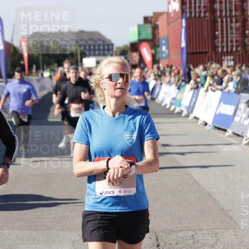 03.10.2025 - Köhlbrandbrückenlauf Jannik Wohlers http://msf.ph/oto/9070640 03.10.2025 13:14:38 Ziel 4259, 4400, 4424, 4509, 4684, 4692, 4788, 4869, 5249, 5782, 5805, 5902, 5903, 6316, 6448, 6849 meine-sportfotos.de