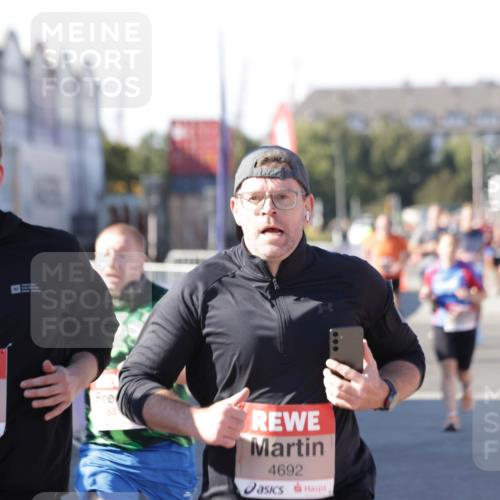 03.10.2025 - Köhlbrandbrückenlauf Jannik Wohlers http://msf.ph/oto/9070651 03.10.2025 13:14:41 Ziel 4202, 4259, 4424, 4509, 4533, 4684, 4692, 4788, 4869, 5249, 5682, 5686, 5711, 5782, 6316, 6448, 6849 meine-sportfotos.de