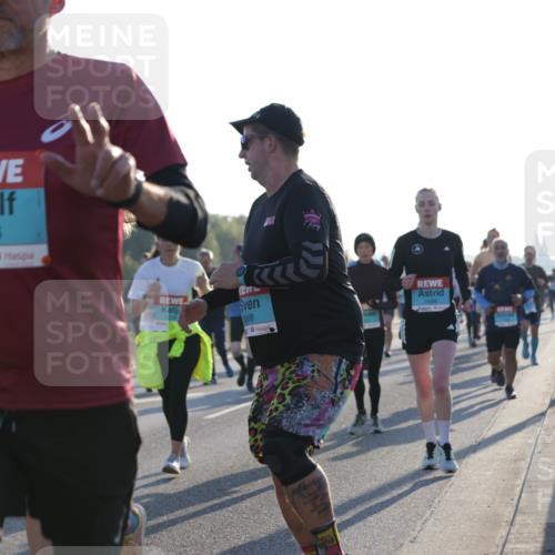 03.10.2025 - Köhlbrandbrückenlauf Jannik Wohlers http://msf.ph/oto/9070662 03.10.2025 09:17:38 Position 3 2696, 3268, 2698 meine-sportfotos.de