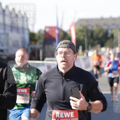 03.10.2025 - Köhlbrandbrückenlauf Jannik Wohlers http://msf.ph/oto/9070663 03.10.2025 13:14:41 Ziel 4202, 4259, 4424, 4509, 4533, 4684, 4692, 4788, 4869, 5249, 5682, 5686, 5711, 5782, 6316, 6448, 6849 meine-sportfotos.de
