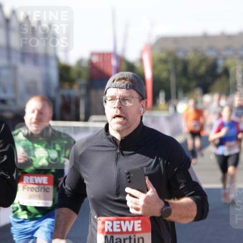 03.10.2025 - Köhlbrandbrückenlauf Jannik Wohlers http://msf.ph/oto/9070665 03.10.2025 13:14:41 Ziel 4202, 4259, 4424, 4509, 4533, 4684, 4692, 4788, 4869, 5249, 5682, 5686, 5711, 5782, 6316, 6448, 6849 meine-sportfotos.de